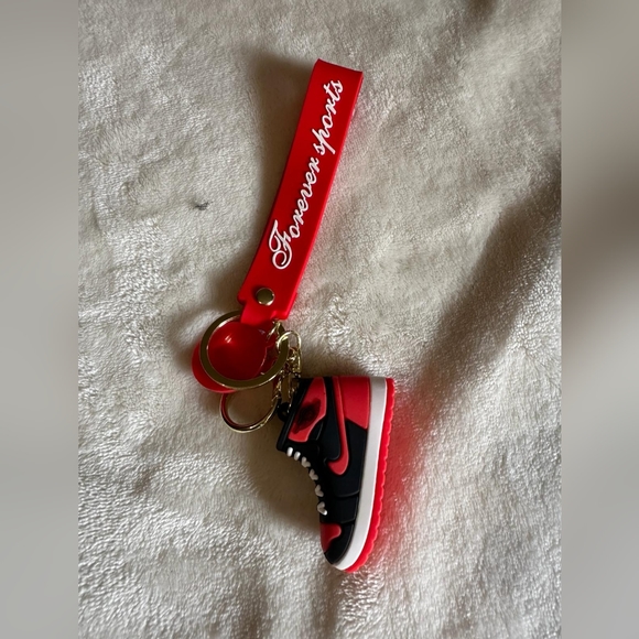red nike shoe keychain - Picture 3 of 5